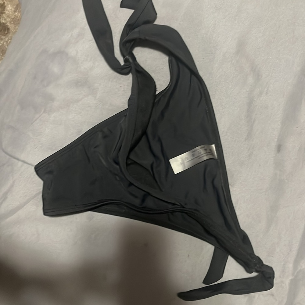 Size small - Picture 2 of 3